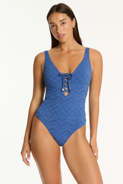 Best suited for cups A-DD
Fixed soft cup support
Adjustable & convertible straps - adjust for comfort & to ensure the perfect fit
Centre front & side lace up detail
Powermesh lining for front & back support