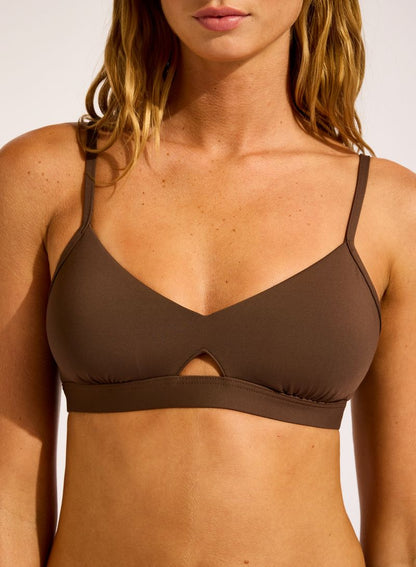 Peek-A-Boo Detail
Removable Cups For Shape And Support
Side Boning For Shape Definition
Adjustable Straps For Fit Versatility
Back Clip Closure
Quick Dry Cups
