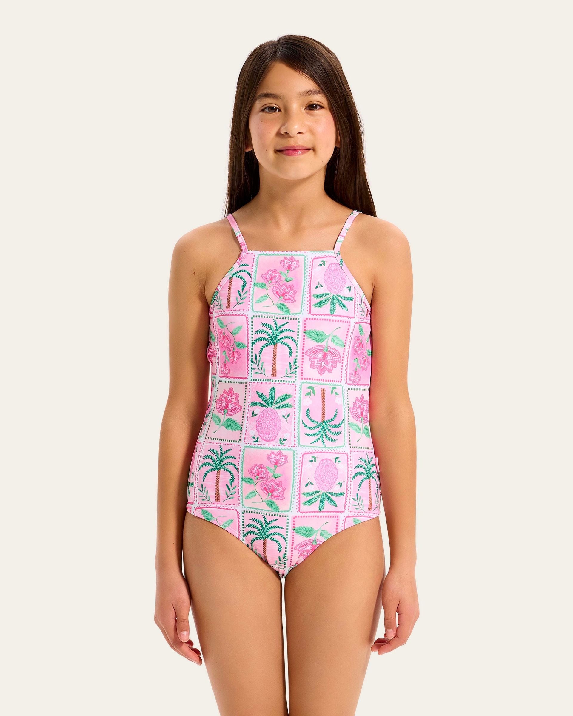 Tie Back For Fit Versatility
Square Neckline
Pull Over Style
Adjustable Straps For The Perfect Fit
Fabric: 82% Polyester / 18% Lycra Xtralife