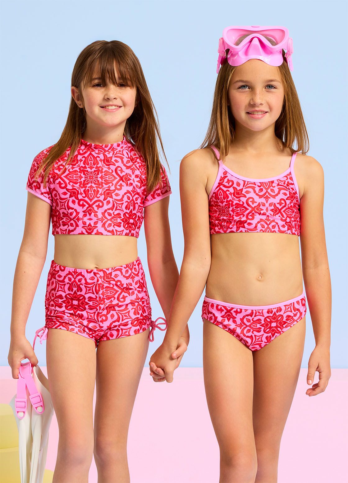 This is a set!
Crop style top
Contrast piping detail
Adjustable straps for the perfect fit
Matching hipster pant

Fully lined for modesty