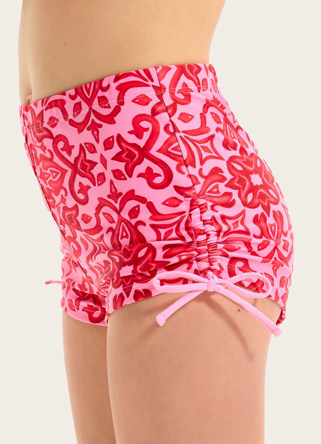 Tie Sides
Crew Neckline
Pull Over Style
Crop Style
Boyleg Legline
Fabric: 82% Polyester / 18% Lycra Xtralife