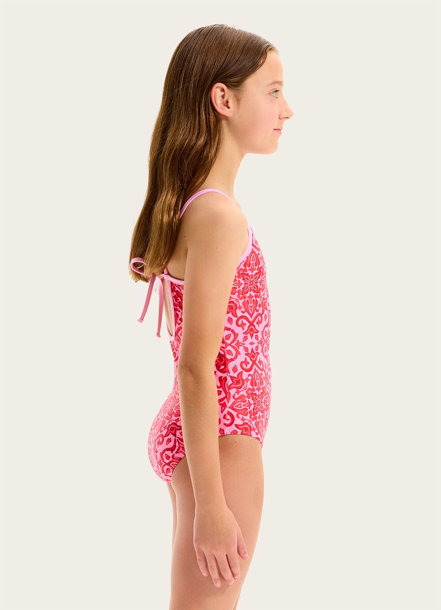 Round neckline
Contrast piping detail
Adjustable straps with back tie
Keyhole cut-out detail

Fully lined for modesty