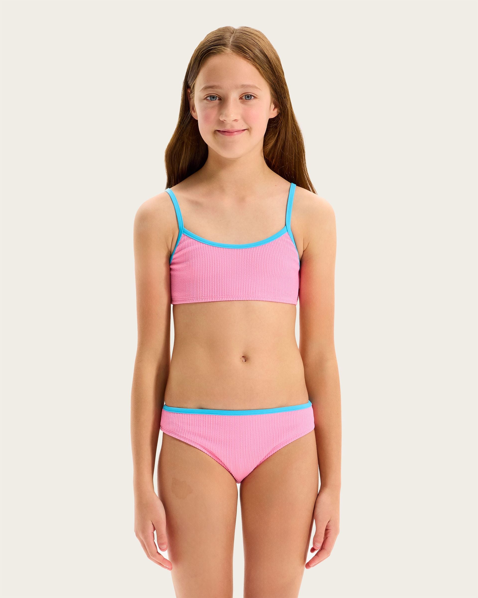 This is a set!
Crop style top
Contrast binding
Adjustable straps for a great fit
Matching hipster pant
Fully lined for modesty