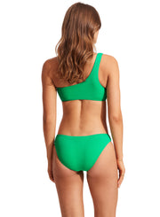 The Seafolly Sea Dive Hipster Bikini Bottoms are a must-have swimwear piece featuring minimal styling crafted from luxurious textural fabric.  This bikini bottom offers classic shape and coverage.  - Hipster style - Low rise - Classic coverage - Low leg line - Soft edges