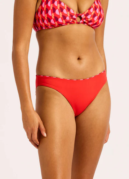 Reversible For Versatile 2 in 1 Styling
Low Rise
Regular Legline To Flatter The Leg
Regular Pant Coverage
Soft Edges For Comfort
