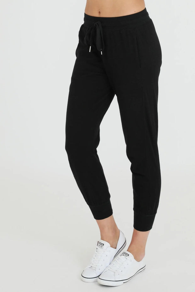 Relax in style with the Amber slim leg joggers. The elasticated waist and cuffs with a slimmer fit give these a less slouchy fit than a typical jogger.