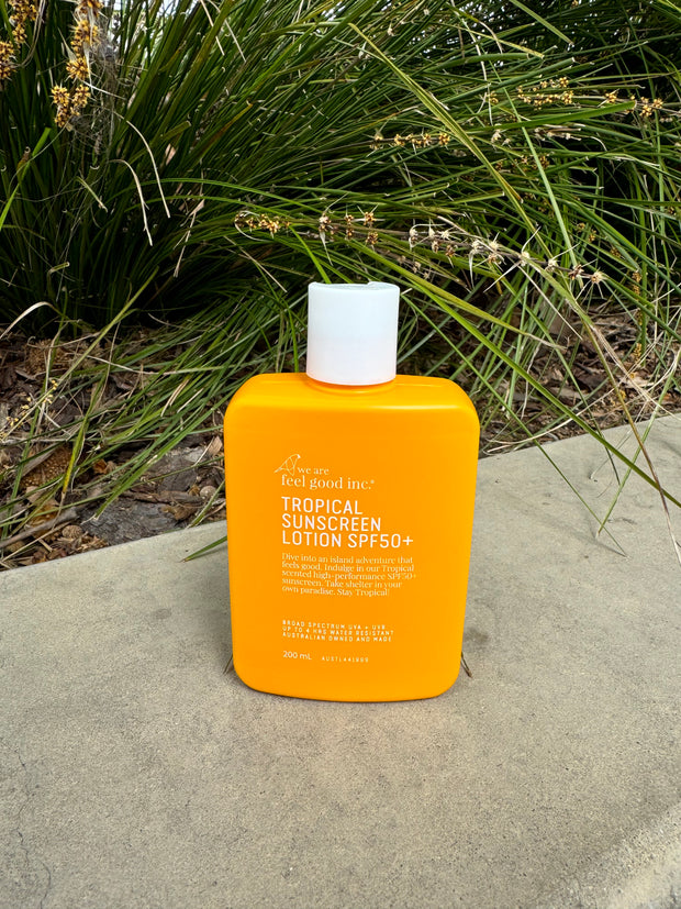 Experience an ultimate escape with our SPF50+ high
performance sunscreen, infused with aromas that evoke
the feeling of a lush, sunny island day.