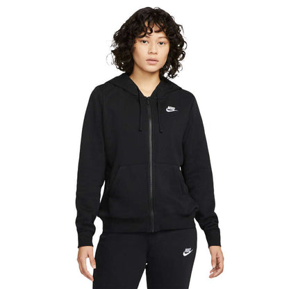 best-selling fleece for a reason, Club Fleece has a cozy, familiar feel and consistent fit you can return to again and again. Brushed for added warmth and softness, it’s an ideal layer for colder temperatures.
Ribbing at the hem and cuffs is soft and stretchy for easy layering.
Jersey-lined 3-panel hood feels soft and smooth.