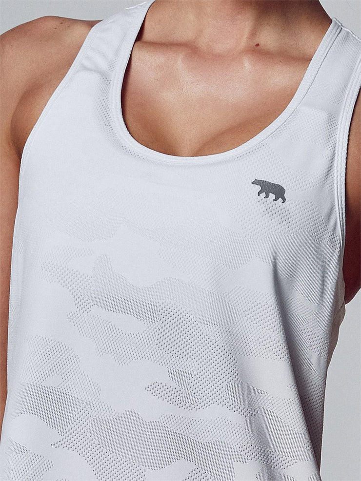 With classic athletic styling, the Back to Bare tank is designed for high performance. Constructed from Cadet Mesh fabric for a lightweight fit and breathability, and featuring a multitextured jacquard knit with camouflage effect