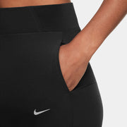 Nike Dri-FIT Bliss Victory Women's Mid-Rise Training Pants BLISSFUL COMFORT FOR WORKING OUT. The Nike Bliss Victory Pants are lightweight and flexible with sweat-wicking technology to keep you moving comfortably through your workout. They have a mid-rise waistband and cuffs at the ankles to keep them tapered.