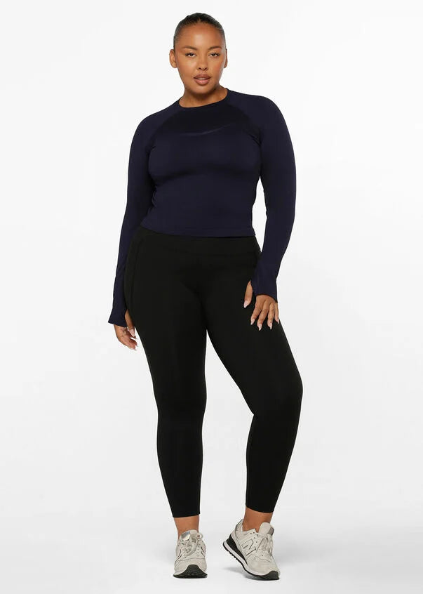 Upgrade your wardrobe with the Ultra Amy Thermal Tech Ankle Biter Leggings. A new take on a classic, these leggings feature soft brushed lining that traps your body heat to keep you warm on the coldest of days. They also have a new internal drawcord, phone pockets, gusset and compressive feel. 
