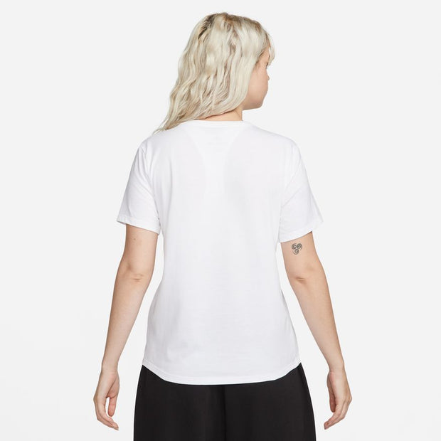 Nike Sportswear Club Essentials Women's T-Shirt Nike updated their Club Essentials T-shirts to give them an easy fit and modern look perfect for everyday wear. A little wider, a touch shorter in the body and a slightly curved hem give this always-comfortable top its updated look.