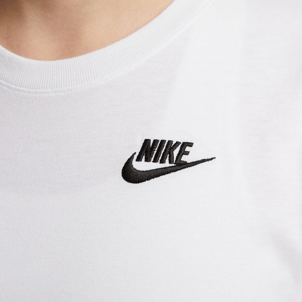 Nike Sportswear Club Essentials Women's T-Shirt Nike updated their Club Essentials T-shirts to give them an easy fit and modern look perfect for everyday wear. A little wider, a touch shorter in the body and a slightly curved hem give this always-comfortable top its updated look.