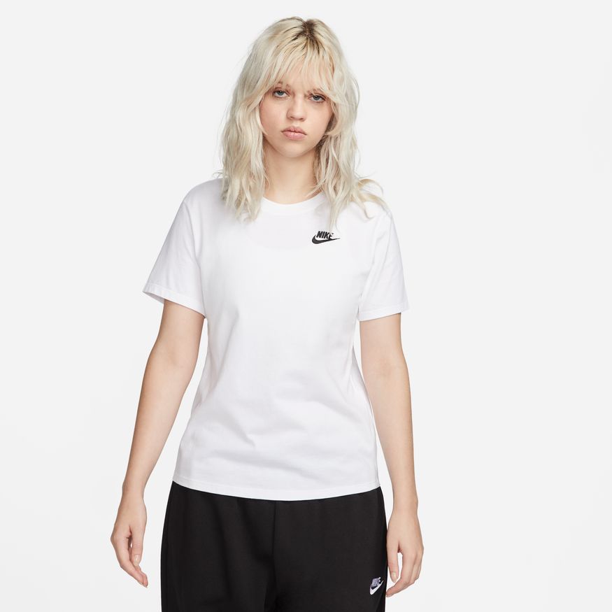 Nike Sportswear Club Essentials Women's T-Shirt Nike updated their Club Essentials T-shirts to give them an easy fit and modern look perfect for everyday wear. A little wider, a touch shorter in the body and a slightly curved hem give this always-comfortable top its updated look.