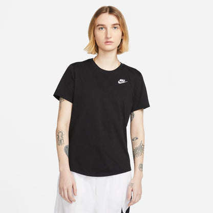 Nike Sportswear Club Essentials Women's T-Shirt We updated our Club Essentials T-shirts to give them an easy fit and modern look perfect for everyday wear. A little wider, a touch shorter in the body and a slightly curved hem give this always-comfortable top its updated look.