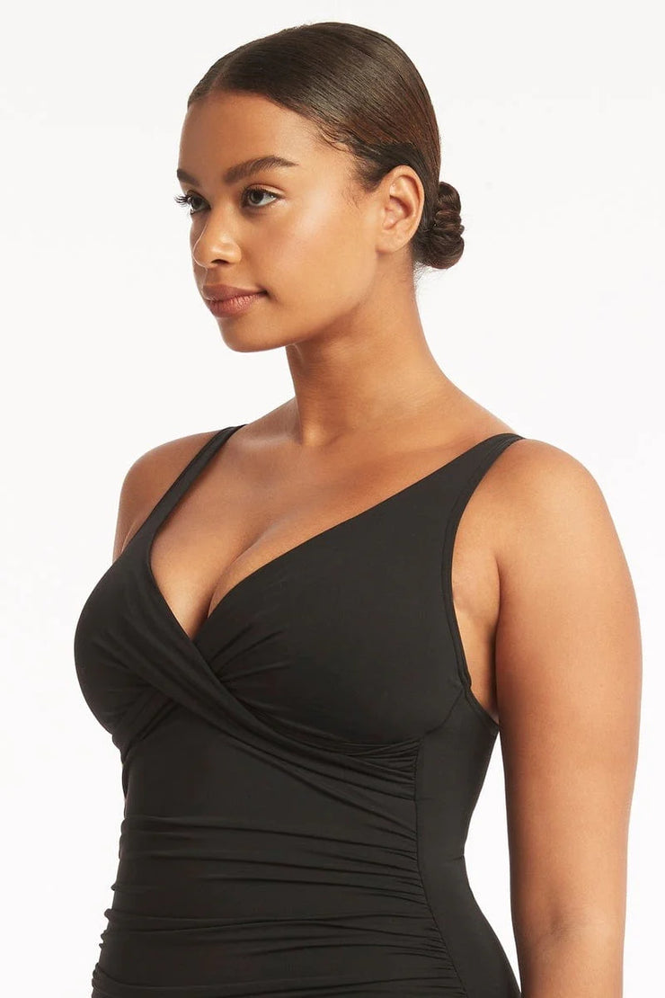 Multifit bust - best suited for cups A to DD Soft cup support  Adjustable & convertible straps - adjust for comfort & to ensure the perfect fit Powermesh lining for front & back support